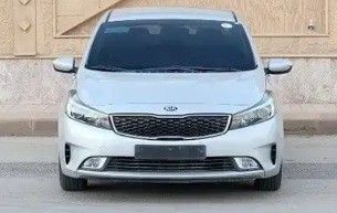 مستعملة Kia K3 أنا فيس ليفت, 1.6 l, 2017 في في المملكة العربية السعودية, الرياض من Al Qaiser Showroom معرض القيصر للسيارات، اللون أبيض.  | AUTO.AE | إعلان #266798