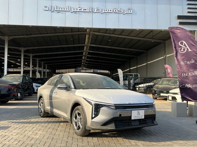 جديدة Kia K4, 1.6 l, 2026 في في المملكة العربية السعودية, الرياض من Al Sughayyir Cars الصغير للسيارات، اللون رمادي.  | AUTO.AE | إعلان #254653