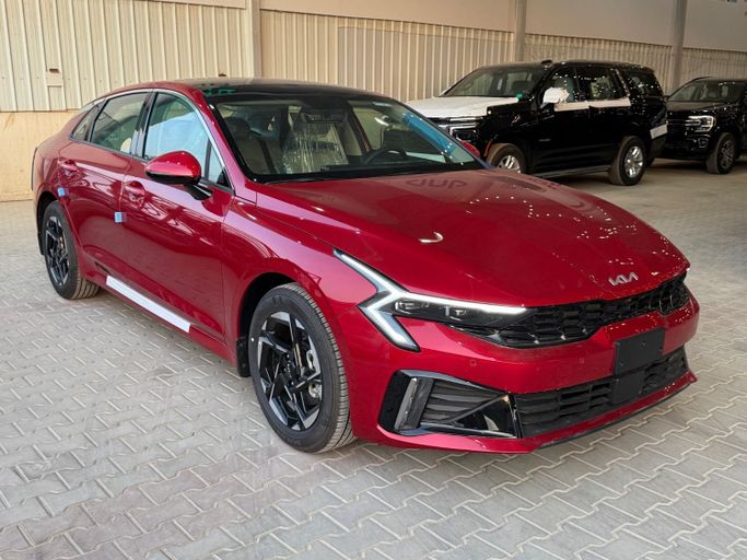 جديدة Kia K5 ثالثاً فيس ليفت, 2.5 l, 2026 في في المملكة العربية السعودية, الرياض من Hamat Najd Motors هامنات نجد للسيارات، اللون أحمر.  | AUTO.AE | إعلان #250904