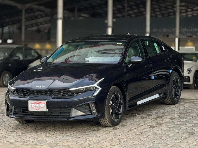 جديدة Kia K5 ثالثاً فيس ليفت, 2.5 l, 2026 في في المملكة العربية السعودية, الرياض من أزدهار كار، اللون أسود.  | AUTO.AE | إعلان #254987