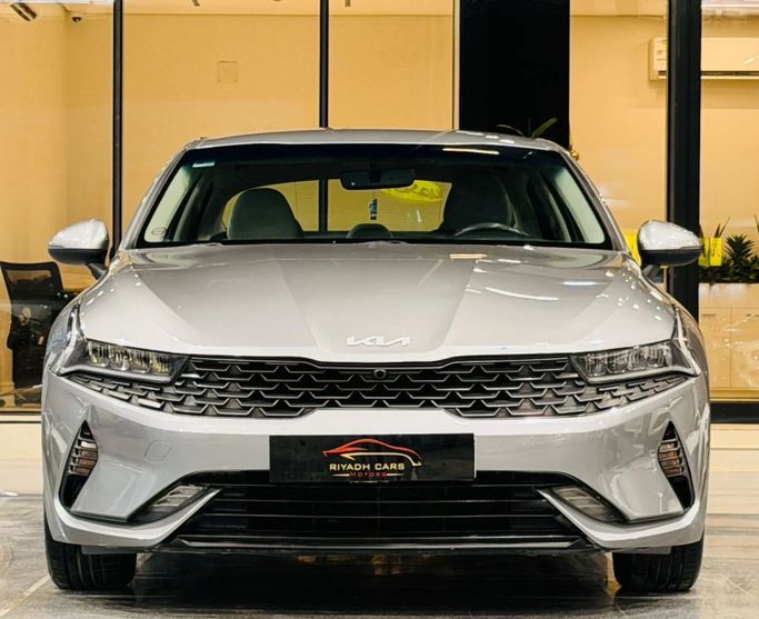 Used Kia K5 III, 1.6 l, 2022 in Saudi Arabia, Riyadh by Riyadh Cars معرض الرياض للسيارات, Silver color. GCC Specs | AUTO.AE | Listing #257709