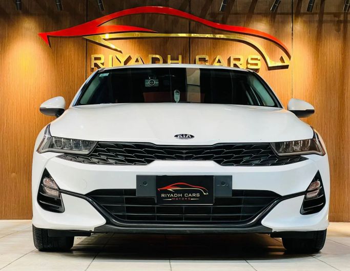 Подержанный Kia K5 III, 1.6 л, 2020 в Саудовская Аравия, Эр-Рияд от Riyadh Cars معرض الرياض للسيارات Белый цвет. GCC | AUTO.AE | Объявление #258805