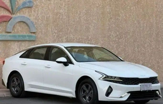 مستعملة Kia K5 ثالثاً, 2.0 l, 2022 في في المملكة العربية السعودية, الرياض من Barakat Al Markabat Cars معرض بركة المركبات للسيارات، اللون أبيض. مواصفات الخليج | AUTO.AE | إعلان #260359