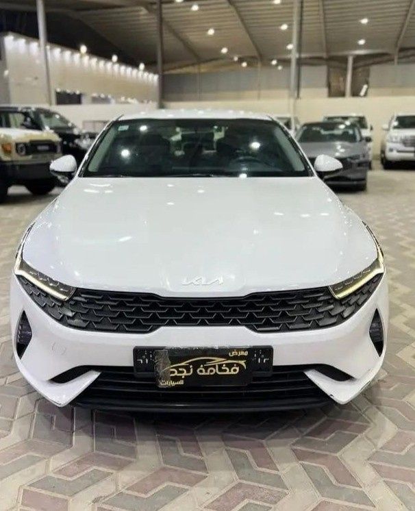 مستعملة ⁦Kia K5 ثالثاً، 2.5 l، 2023⁩ في في المملكة العربية السعودية, الرياض من Fakhamat Najd معرض فخامة نجد للسيارات، اللون أبيض. أخرى | AUTO.AE | إعلان #288746
