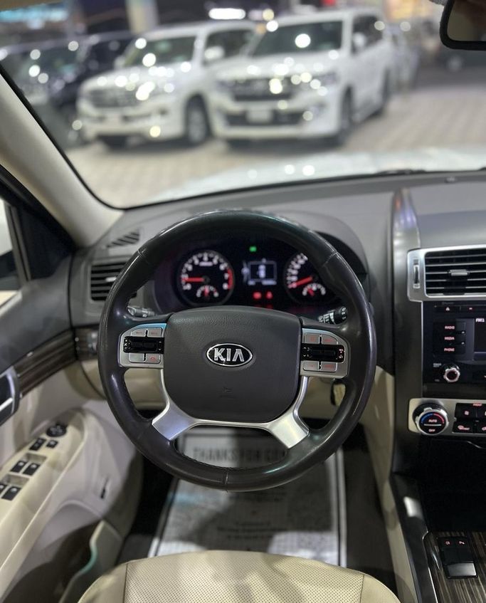 Used Kia Mohave I Facelift, 3.8 l, 2018 in Saudi Arabia, Riyadh by Fakhamat Najd معرض فخامة نجد للسيارات, White color. GCC Specs | AUTO.AE | Listing #295477 — photo 15 of 15