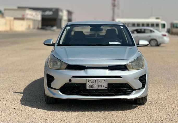 مستعملة Kia Rio فيس ليفت IV (SC)، 1.4 لتر، 2023 في المملكة العربية السعودية، الرياض من Al Shukh شركة معرض الشيوخ للسيارات، اللون فضي.  | AUTO.AE | إعلان #296199