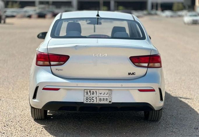 مستعملة Kia Rio فيس ليفت IV (SC)، 1.4 لتر، 2023 في المملكة العربية السعودية، الرياض من Al Shukh شركة معرض الشيوخ للسيارات، اللون فضي.  | AUTO.AE | إعلان #296199 — صورة 4 من 13