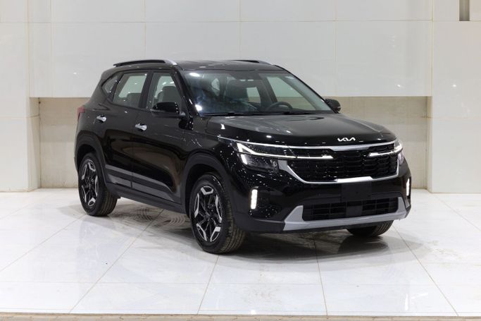 جديدة Kia Seltos أنا فيس ليفت, 2.0 l, 2024 في في المملكة العربية السعودية, الرياض من Al Imtiaz Cars شركة الامتياز للسيارات، اللون أسود. مواصفات الخليج | AUTO.AE | إعلان #258027