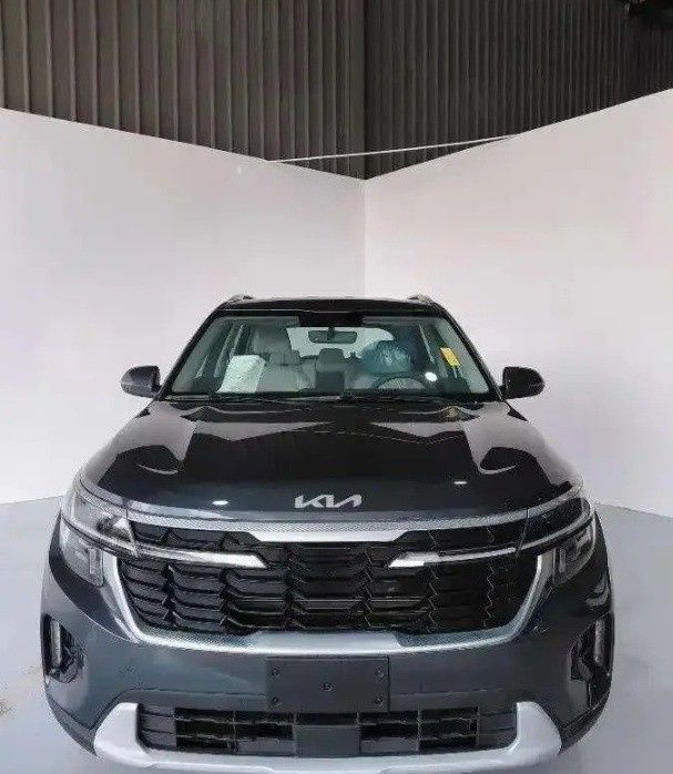 New Kia Seltos I Facelift, 1.4 l, 2025 in Saudi Arabia, Riyadh by معرض شركة القيادة للسيارات, Grey color.  | AUTO.AE | Listing #264662