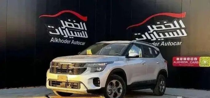 Новый ⁦Kia Seltos I, 1.6 л, 2025⁩ в Саудовская Аравия, Эр-Рияд от Al Khedr Cars الخضر للسيارات Белый цвет.  | AUTO.AE | Объявление #289202