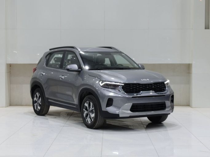 جديدة Kia Sonet أنا فيس ليفت, 1.5 l, 2026 في في المملكة العربية السعودية, الرياض من Al Imtiaz Cars شركة الامتياز للسيارات، اللون رمادي. مواصفات الخليج | AUTO.AE | إعلان #258028