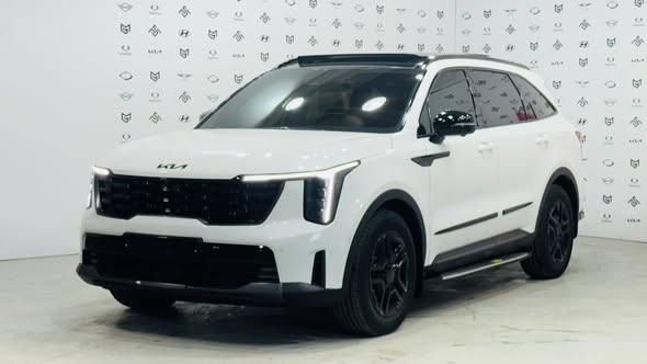 مستعملة Kia Sorento فيس ليفت IV, 1.6 l, 2026 في في المملكة العربية السعودية, الرياض من SAM MOTORS سام موتورز لاستيراد السيارات، اللون أبيض.  | AUTO.AE | إعلان #253971