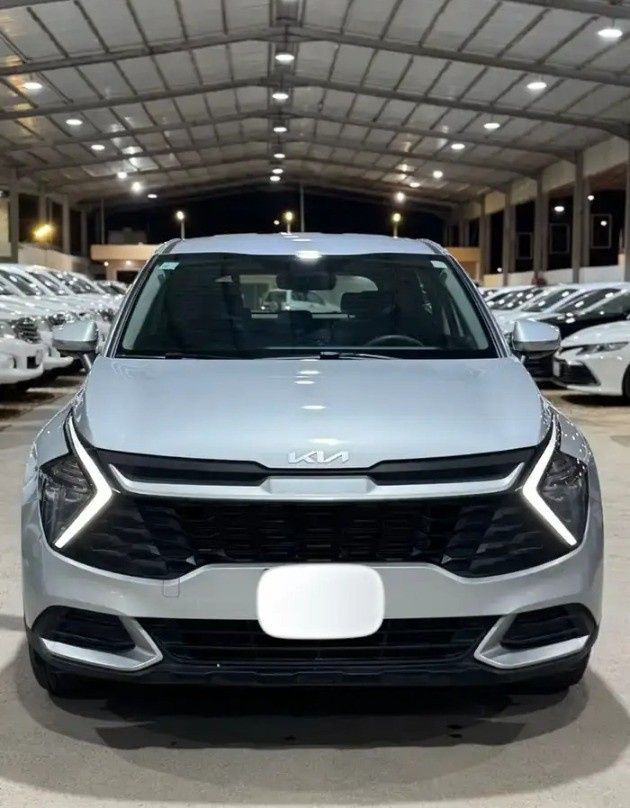 Подержанный Kia Sportage V, 2.0 л, 2024 в Саудовская Аравия, Эр-Рияд от معرض امتياز الشفا للسيارات Серебристый цвет.  | AUTO.AE | Объявление #264292