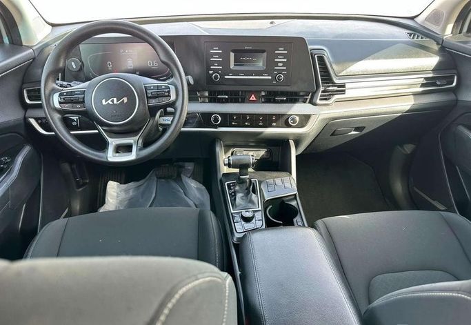 Used Kia Sportage V, 2.0 l, 2024 in Saudi Arabia, Riyadh by Al Shukh شركة معرض الشيوخ للسيارات, Silver color.  | AUTO.AE | Listing #296211 — photo 10 of 13