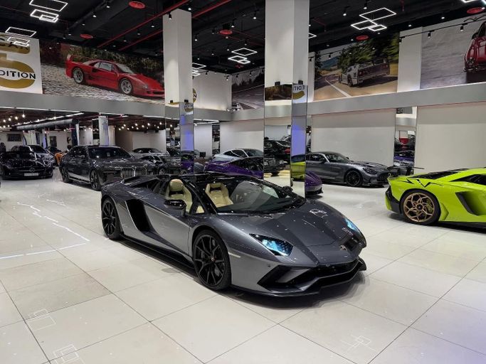 Подержанный Lamborghini Aventador SV I Рестайлинг, 6.5 л, 2019 в Саудовская Аравия, Эр-Рияд от Five Edition Car Серый цвет.  | AUTO.AE | Объявление #255011