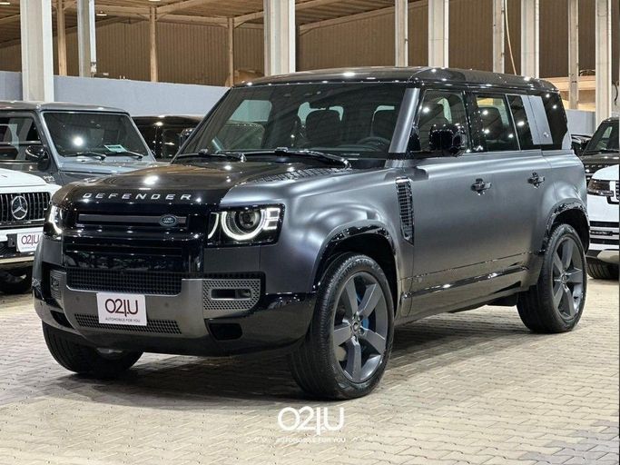مستعملة Land Rover Defender 110 ثانياً, 5.0 l, 2022 في في المملكة العربية السعودية, الرياض من Automobile For You، اللون رمادي. أخرى | AUTO.AE | إعلان #246523
