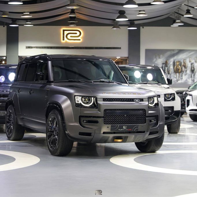جديدة Land Rover Defender Octa ثانياً, 4.4 l, 2025 في في المملكة العربية السعودية, الرياض من Platinum Car، اللون رمادي. مواصفات الخليج | AUTO.AE | إعلان #255488