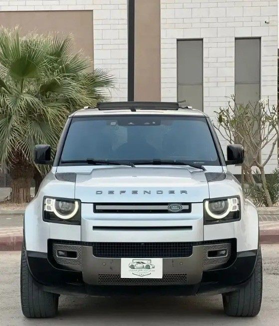 Used Land Rover Defender 110 II (L663), 3.0 l, 2021 in Saudi Arabia, Riyadh by First Top One Cars معرض فيرست توب ون للسيارات, Silver color.  | AUTO.AE | Listing #261107