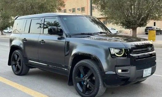 مستعملة Land Rover Defender 110 ثانياً, 5.0 l, 2023 في في المملكة العربية السعودية, الرياض من معرض شموخ الشرق Shumokh Al - Sharq، اللون رمادي. مواصفات الخليج | AUTO.AE | إعلان #264869