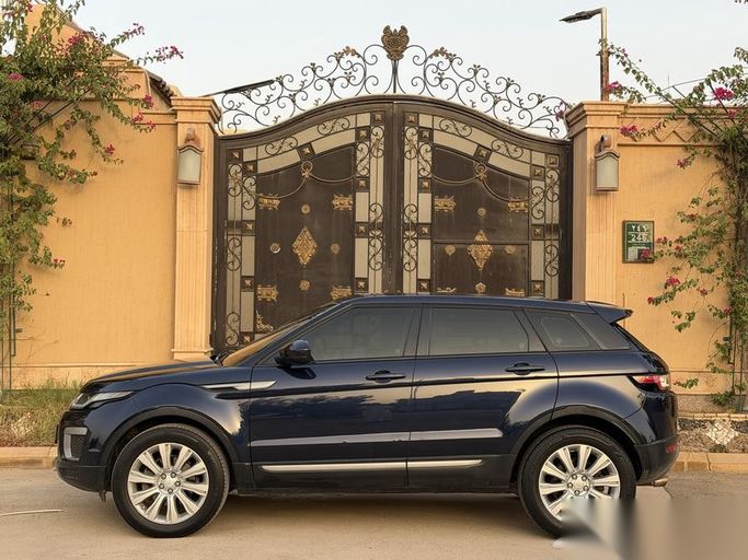 Used Land Rover Range Rover Evoque P240 I Facelift, 2.0 l, 2016 in Saudi Arabia, Riyadh by Sharyan Al Asimah معرض شريان العاصمة للسيارات, Blue color.  | AUTO.AE | Listing #263447