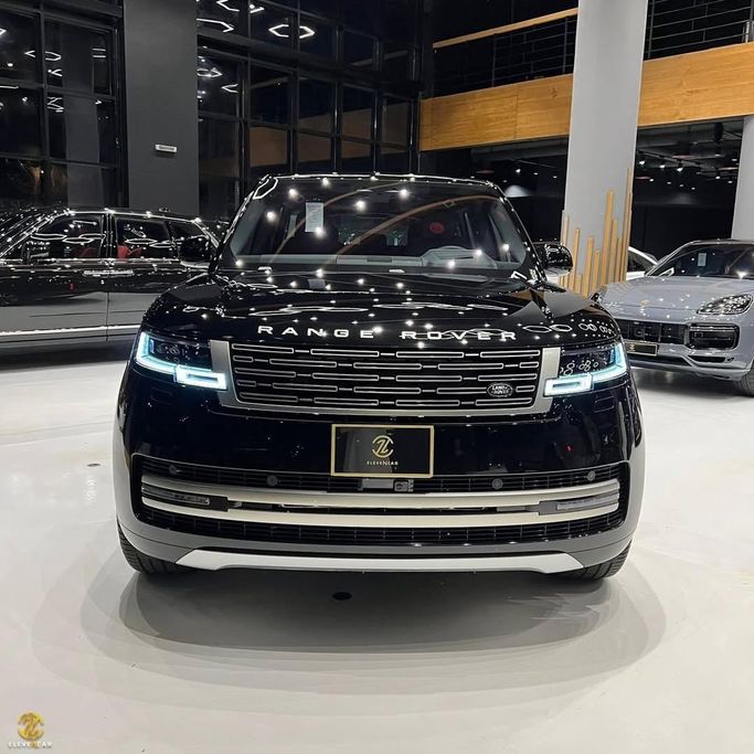 جديدة Land Rover Range Rover P400 MHEV V, 3.0 l, 2023 في في المملكة العربية السعودية, الرياض من Eleven car، اللون أسود.  | AUTO.AE