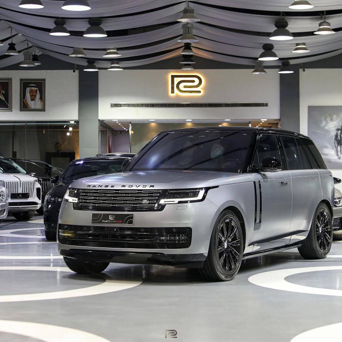 Подержанный Land Rover Range Rover P400 MHEV V (L460), 3.0 л, 2023 в Саудовская Аравия, Эр-Рияд от Platinum Car Серый цвет. GCC | AUTO.AE | Объявление #255500