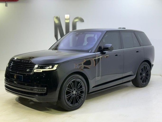 Подержанный Land Rover Range Rover P530 MHEV V (L460), 4.4 л, 2022 в Саудовская Аравия, Эр-Рияд от Black Car  Черный цвет.  | AUTO.AE | Объявление #255888