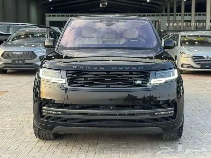 Подержанный Land Rover Range Rover P530 MHEV V (L460), 4.4 л, 2022 в Саудовская Аравия, Эр-Рияд от Rayat Al-Ezz معرض راية العز للسيارات Черный цвет. GCC | AUTO.AE | Объявление #256020