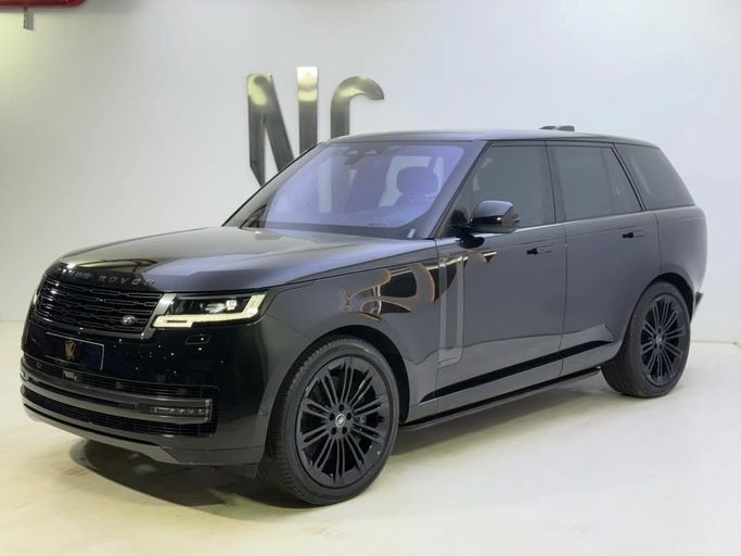 مستعملة Land Rover Range Rover P530 MHEV V, 4.4 l, 2022 في في المملكة العربية السعودية, الرياض من Black Car ، اللون أسود.  | AUTO.AE | إعلان #256293