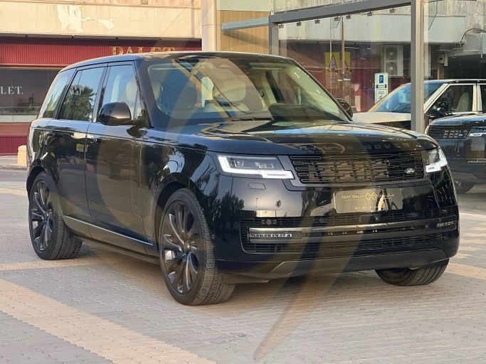 Подержанный Land Rover Range Rover P400 MHEV V (L460), 3.0 л, 2024 в Саудовская Аравия, Эр-Рияд от ALO CAR معرض ألو كار للسيارات Черный цвет. GCC | AUTO.AE | Объявление #256664