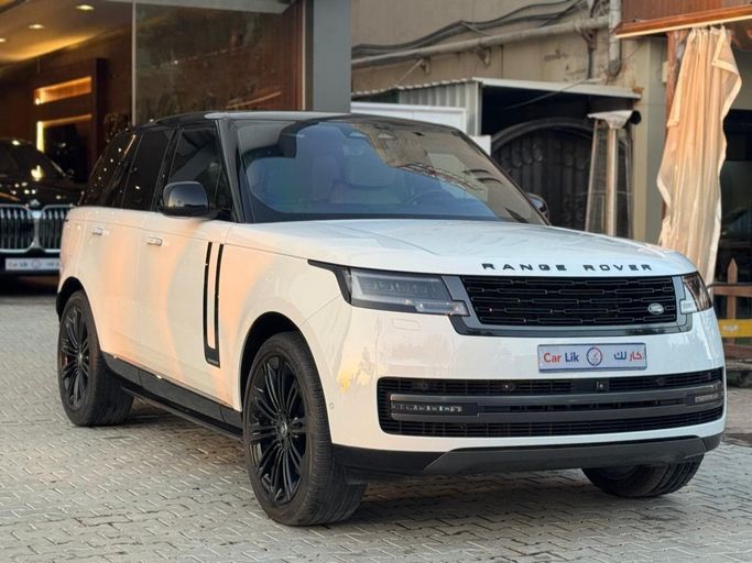 مستعملة Land Rover Range Rover P530 MHEV V, 4.4 l, 2022 في في المملكة العربية السعودية, الرياض من Car Lik معرض كار لك للسيارات، اللون أبيض.  | AUTO.AE | إعلان #257091