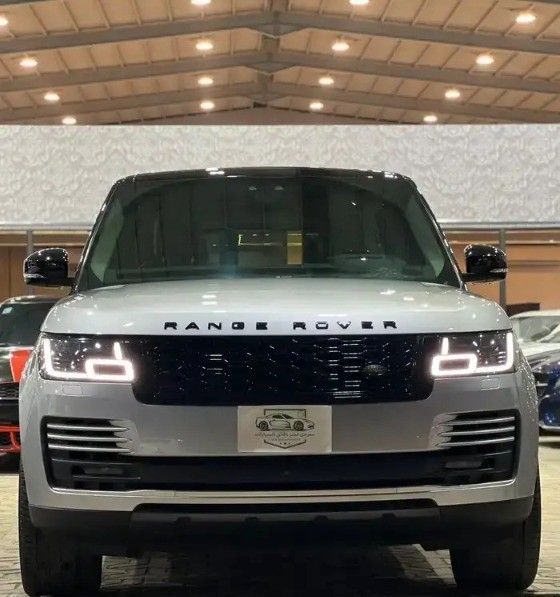 مستعملة Land Rover Range Rover P340 فيس ليفت IV, 3.0 l, 2018 في في المملكة العربية السعودية, الرياض من First Top One Cars معرض فيرست توب ون للسيارات، اللون فضي.  | AUTO.AE | إعلان #261096