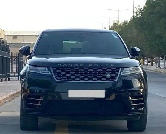 Подержанный Land Rover Range Rover Velar P250 I, 2.0 л, 2018 в Саудовская Аравия, Эр-Рияд от Bayraq Al Ibda’a Cars معرض بيرق الابداع Черный цвет.  | AUTO.AE | Объявление #261476