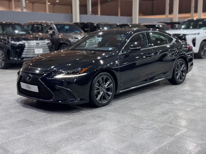 مستعملة Lexus ES 350 سابعاً, 3.5 l, 2021 في في المملكة العربية السعودية, الرياض من Automobile For You، اللون أسود. أخرى | AUTO.AE | إعلان #247138