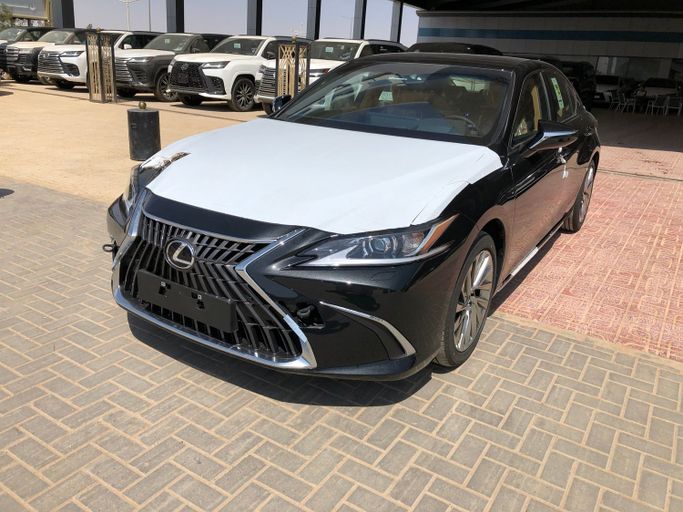 Новый Lexus ES 350 VII (XZ10) Рестайлинг, 3.5 л, 2025 в Саудовская Аравия, Эр-Рияд от Saqar Najd معرض صقر نجد للسيارات Черный цвет.  | AUTO.AE | Объявление #251199
