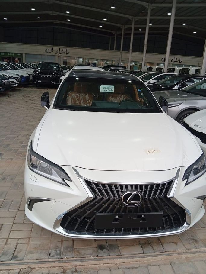 جديدة Lexus ES 350 عملية فيس ليفت السابع 2, 3.5 l, 2026 في في المملكة العربية السعودية, الرياض من Fastest Way معرض أسرع وسيلة للسيـارات، اللون أبيض. مواصفات الخليج | AUTO.AE | إعلان #257726