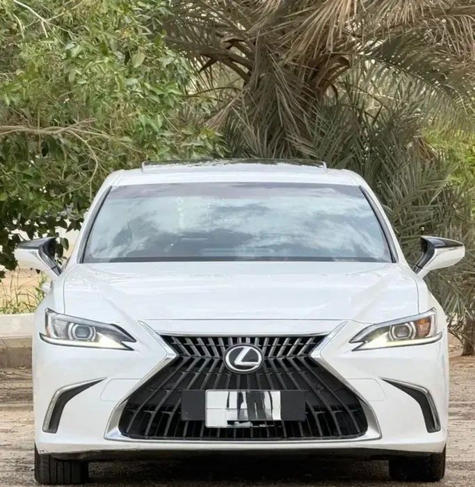 Подержанный Lexus ES 300h VII (XZ10) Рестайлинг, 2.5 л, 2023 в Саудовская Аравия, Эр-Рияд от Sumou Al Markabat 2 معرض سمو المركبات Белый цвет.  | AUTO.AE | Объявление #259776
