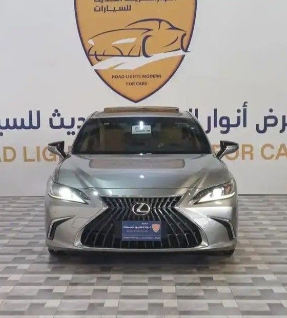 Used Lexus ES 300h VII (XZ10) Facelift, 2.5 l, 2023 in Saudi Arabia, Riyadh by Anwar Al Tareeq Al Hadith  معرض انوار الطريق الحديث, Silver color. GCC Specs | AUTO.AE | Listing #260308