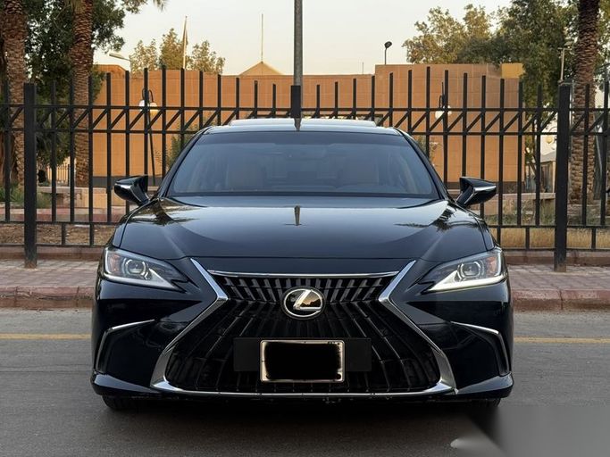 Used Lexus ES 350 VII (XZ10) Facelift 2, 3.5 l, 2024 in Saudi Arabia, Riyadh by معرض النجم الثاقب للسيارات, Black color. GCC Specs | AUTO.AE | Listing #267335