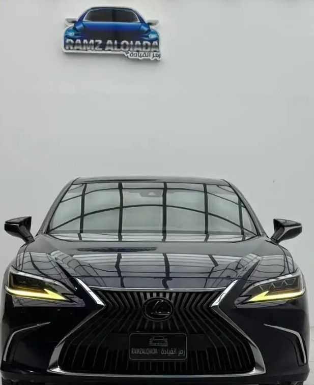 مستعملة Lexus ES 250 سابعاً, 2.5 l, 2019 في في المملكة العربية السعودية, الرياض من Ramz Al Qiyadah معرض رمز القيادة، اللون أزرق داكن. مواصفات الخليج | AUTO.AE | إعلان #267759