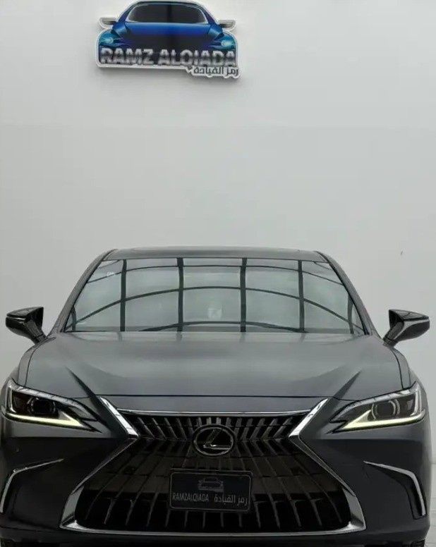 Подержанный Lexus ES 350 VII (XZ10) Рестайлинг, 3.5 л, 2024 в Саудовская Аравия, Эр-Рияд от Ramz Al Qiyadah معرض رمز القيادة Серый цвет. GCC | AUTO.AE | Объявление #267766
