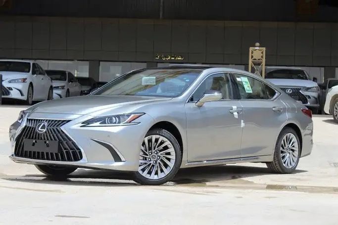 Новый ⁦Lexus ES 350 VII (XZ10) Рестайлинг, 3.5 л, 2025⁩ в Саудовская Аравия, Эр-Рияд от Al Hal Al Srae الحل السريع للسيارات Серый цвет.  | AUTO.AE | Объявление #287766