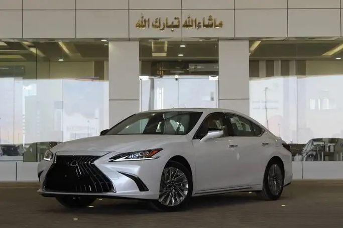 New ⁦Lexus ES 350 VII (XZ10) Facelift, 3.5 l, 2025⁩ in Saudi Arabia, Riyadh by Al Hal Al Srae الحل السريع للسيارات, White color. GCC Specs | AUTO.AE | Listing #288077