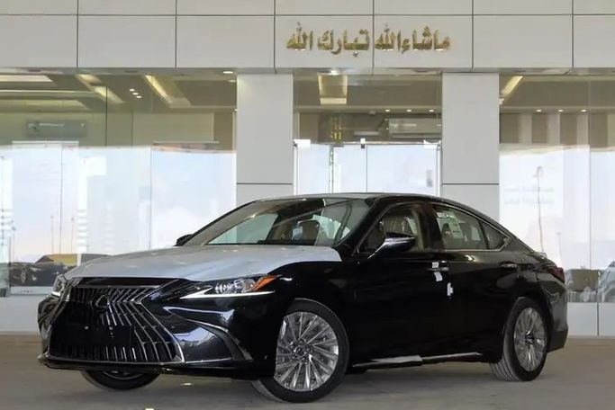 جديدة ⁦Lexus ES 350 فيس ليفت السابع، 3.5 l، 2025⁩ في في المملكة العربية السعودية, الرياض من Al Hal Al Srae الحل السريع للسيارات، اللون أسود. مواصفات الخليج | AUTO.AE | إعلان #288283