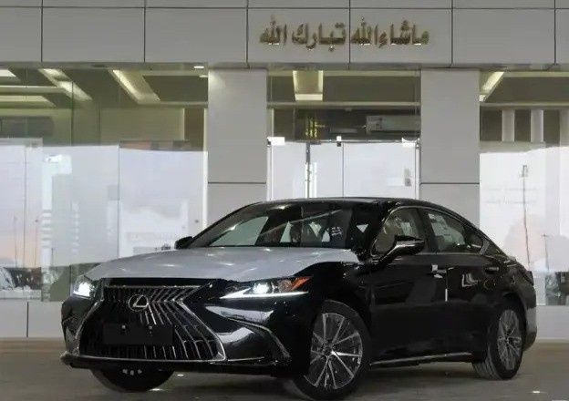 New ⁦Lexus ES 250 VII (XZ10) Facelift, 2.5 l, 2025⁩ in Saudi Arabia, Riyadh by Al Hal Al Srae الحل السريع للسيارات, Black color. GCC Specs | AUTO.AE | Listing #288311
