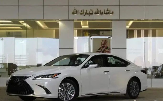 New ⁦Lexus ES 350 VII (XZ10) Facelift, 3.5 l, 2025⁩ in Saudi Arabia, Riyadh by Al Hal Al Srae الحل السريع للسيارات, White color. GCC Specs | AUTO.AE | Listing #288324