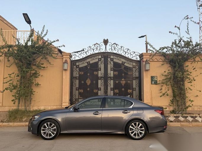 مستعملة Lexus GS 350 رابعاً, 3.5 l, 2013 في في المملكة العربية السعودية, الرياض من Sharyan Al Asimah معرض شريان العاصمة للسيارات، اللون رمادي.  | AUTO.AE | إعلان #263495