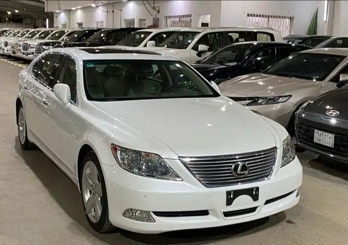 Used Lexus LS 460 L IV, 4.6 l, 2008 in Saudi Arabia, Riyadh by Fal Al Khair فال الخير, White color. Other | AUTO.AE | Listing #260024