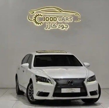مستعملة Lexus LS 460 عملية فيس ليفت IV 2, 4.6 l, 2014 في في المملكة العربية السعودية, الرياض من Joud Cars معرض جود كارز للسيارات، اللون أبيض. مواصفات الخليج | AUTO.AE | إعلان #261969