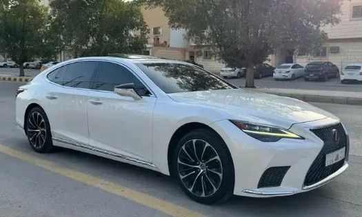 مستعملة Lexus LS 350 فيس ليفت V, 3.5 l, 2022 في في المملكة العربية السعودية, الرياض من معرض شموخ الشرق Shumokh Al - Sharq، اللون أبيض. مواصفات الخليج | AUTO.AE | إعلان #264856